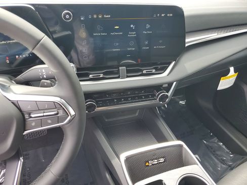 New 2026 Chevrolet Equinox LT w/ Convenience Package II FWD image 23