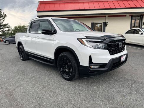 Used 2025 Honda Ridgeline Black Edition image 3