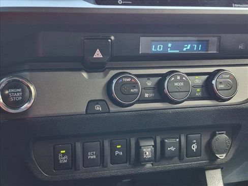 Used 2022 Toyota Tacoma TRD Off-Road w/ Technology Package RWD image 13