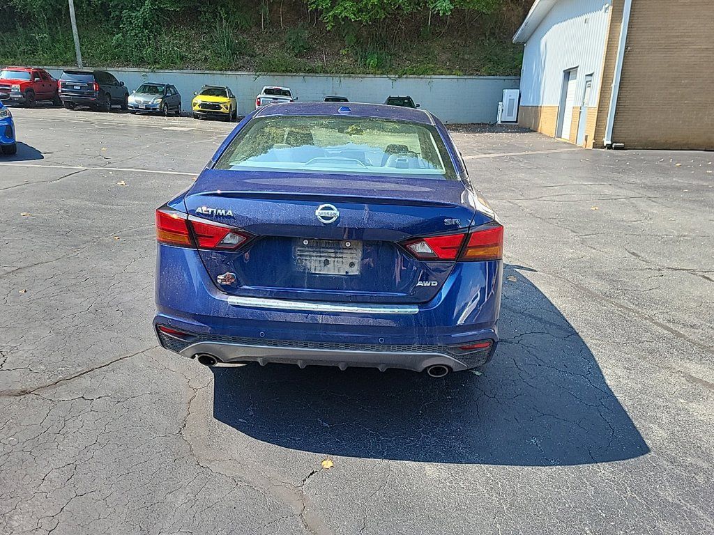 Used 2021 Nissan Altima 2.5 SR w/ SR Premium Package AWD/4WD image 9