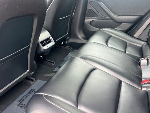 Used 2018 Tesla Model 3 Long Range RWD image 11