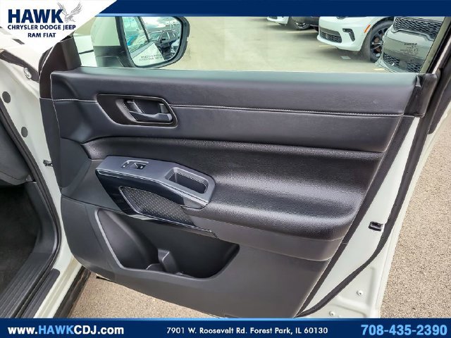 Used 2024 Nissan Pathfinder SV AWD/4WD image 28