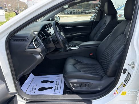 Used 2018 Toyota Camry SE image 21