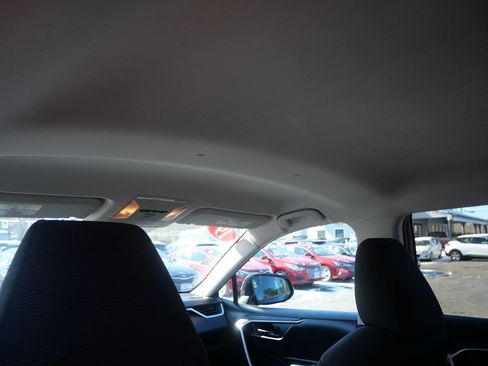 Used 2019 Toyota RAV4 LE image 22