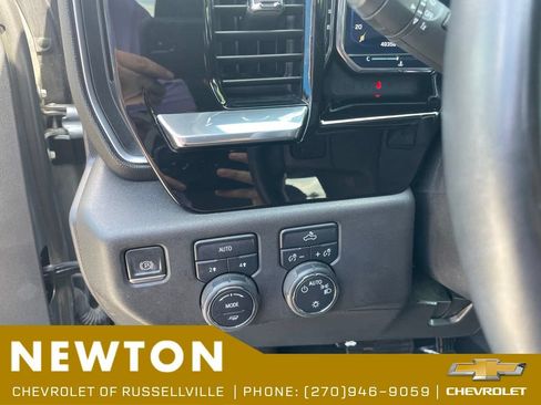Used 2023 Chevrolet Silverado 1500 LT AWD/4WD image 7