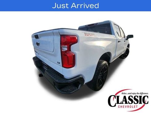 Used 2025 Chevrolet Silverado 1500 LT Trail Boss w/ Convenience Package II image 7