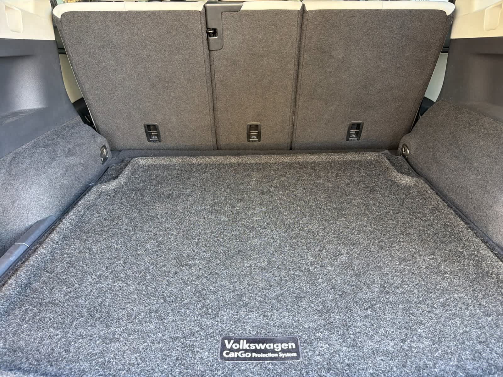 Used 2019 Volkswagen Tiguan SE w/ Panoramic Sunroof Package AWD/4WD image 11