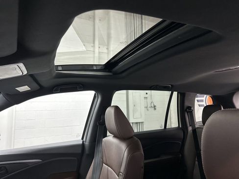 Used 2024 Honda Passport EX-L image 25