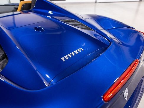 Used 2019 Ferrari 488 Spider image 18