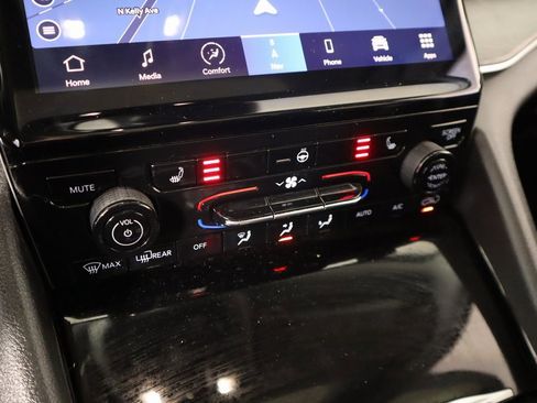 Used 2021 Jeep Grand Cherokee L Limited image 7