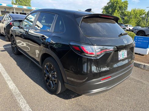 Used 2025 Honda HR-V Sport image 6