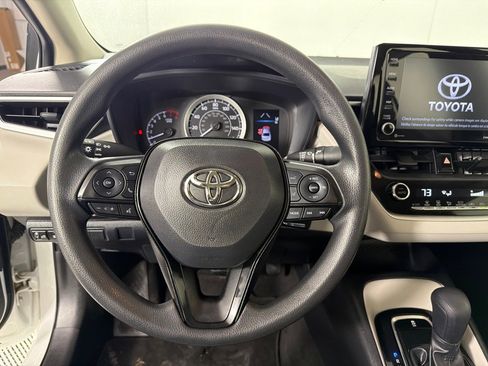 Used 2022 Toyota Corolla LE FWD image 14