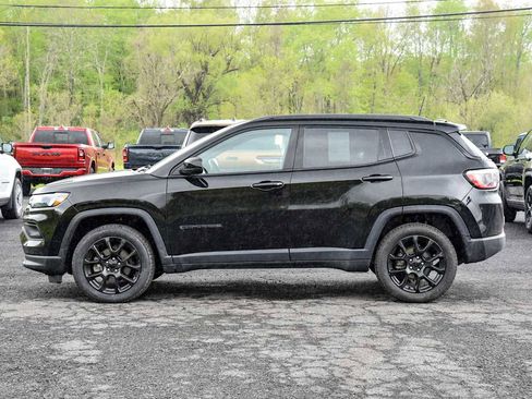 Certified 2022 Jeep Compass Latitude w/ Sun and Sound Group AWD/4WD image 6
