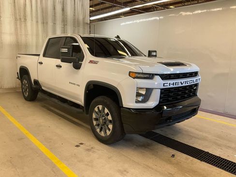 Used 2022 Chevrolet Silverado 2500 Custom w/ Custom Value Package AWD/4WD image 1