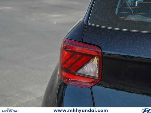 New 2026 Hyundai Venue SEL FWD image 7