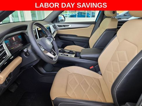 Used 2024 Volkswagen Atlas Cross Sport SE FWD image 9