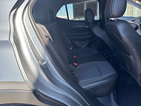 Used 2025 Buick Encore GX Preferred FWD image 40