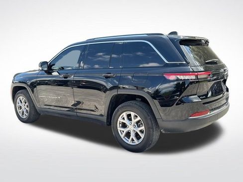 Used 2023 Jeep Grand Cherokee Limited AWD/4WD image 3