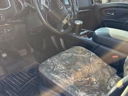 Used 2018 Nissan Titan SV w/ SV Convenience Package AWD/4WD image 7