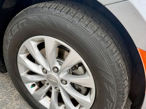 Used 2018 Chrysler Pacifica Touring-L w/ Advanced Safetytec Group FWD image 38