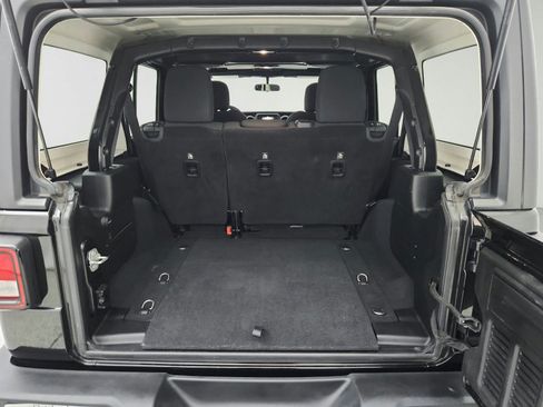 Used 2018 Jeep Wrangler Unlimited Sport AWD/4WD image 30