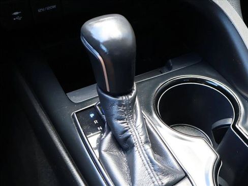 Used 2019 Toyota Camry SE FWD image 16