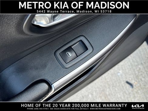 Used 2021 Jeep Cherokee Latitude Lux w/ Comfort/Convenience Group AWD/4WD image 30
