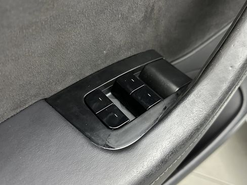 Used 2020 Tesla Model 3 Standard Range Plus image 13