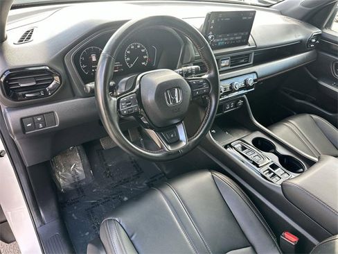 Used 2024 Honda Pilot TrailSport image 9