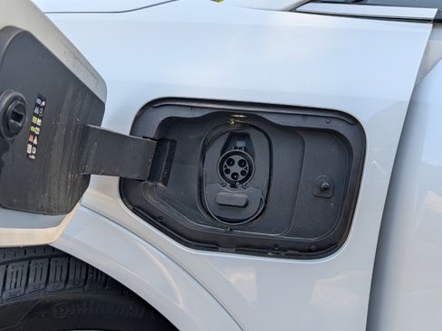 Used 2024 Chevrolet Equinox EV LT w/ LPO, Blackout Package image 37