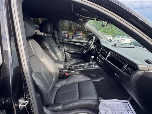Used 2020 Porsche Macan w/ Premium Package Plus AWD/4WD image 31
