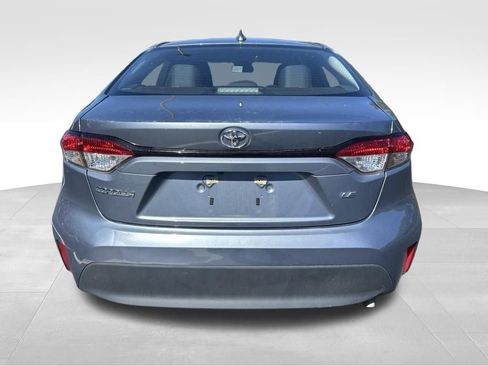 Used 2025 Toyota Corolla LE FWD image 4