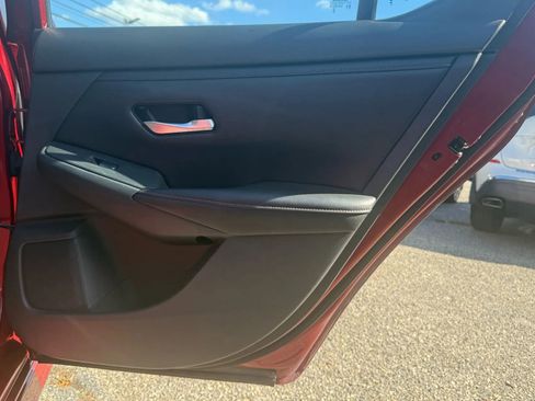 Used 2023 Nissan Sentra SR w/ SR Premium Package image 8