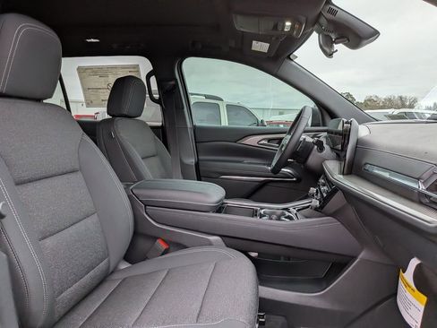 New 2026 Chevrolet Traverse LT w/ Sun and Wheel Package FWD image 29