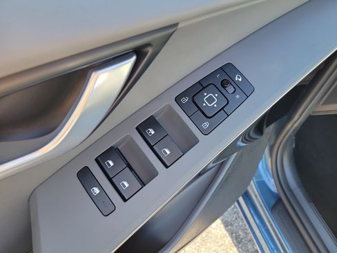 Certified 2023 Kia Niro EX Touring FWD image 21