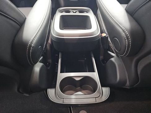 New 2026 Chrysler Pacifica Select w/ S Appearance Package image 36