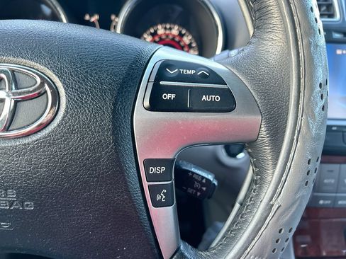 Used 2012 Toyota Highlander Limited FWD image 17