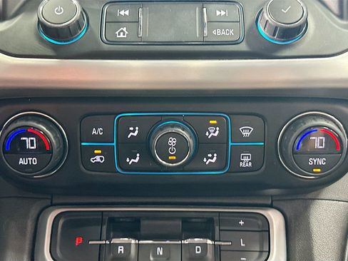 Used 2021 GMC Acadia SLE w/ LPO, Floor Liner Package image 16