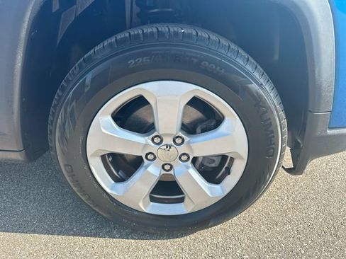 Used 2018 Jeep Compass Latitude w/ Popular Equipment Group AWD/4WD image 12
