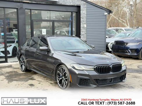 Used 2021 BMW M550i xDrive w/ Dynamic Handling Package image 9