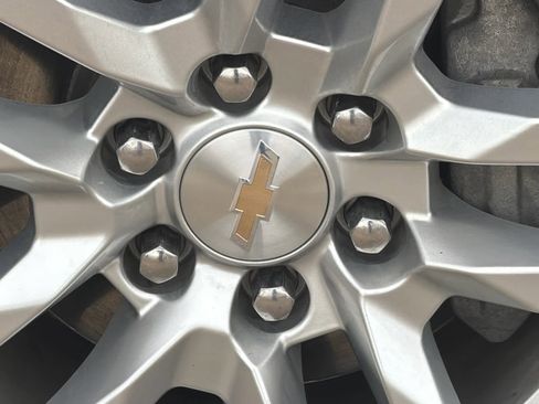 Used 2024 Chevrolet Tahoe LT image 11