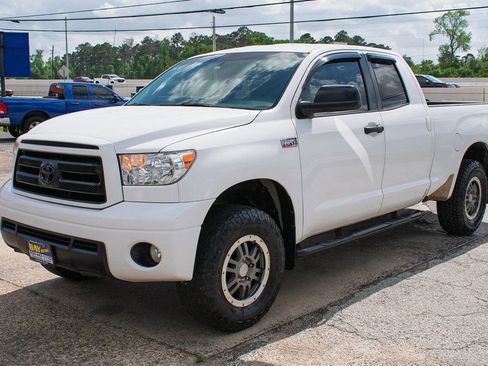 Used 2010 Toyota Tundra 4x4 Double Cab image 2