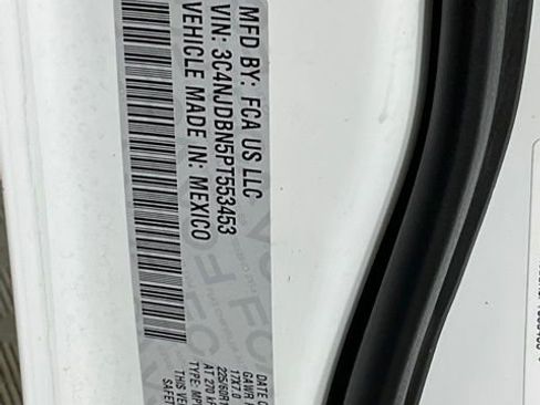 Used 2023 Jeep Compass Latitude image 29