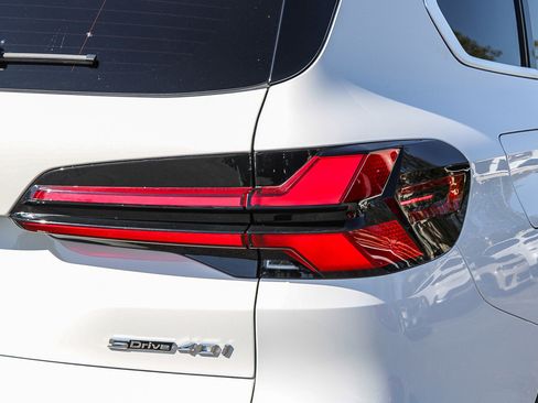 Used 2024 BMW X5 sDrive40i w/ Parking Assistance Package image 7