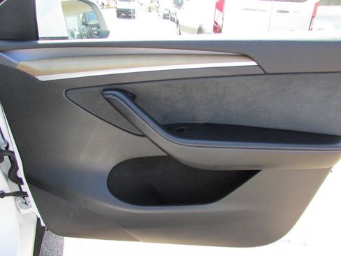 Used 2023 Tesla Model Y Long Range AWD/4WD image 19