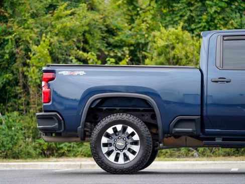 Used 2021 Chevrolet Silverado 2500 Custom w/ Custom Value Package AWD/4WD image 6