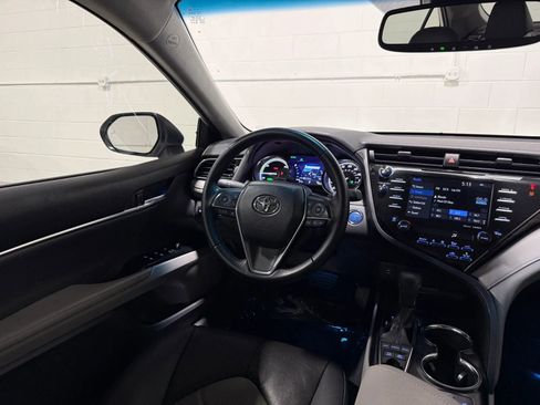 Used 2019 Toyota Camry XLE FWD image 23