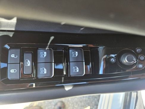 Used 2023 Jeep Grand Cherokee L Overland AWD/4WD image 20