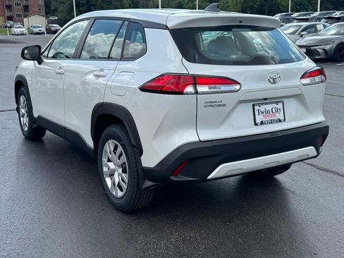 Certified 2025 Toyota Corolla Cross L FWD image 6