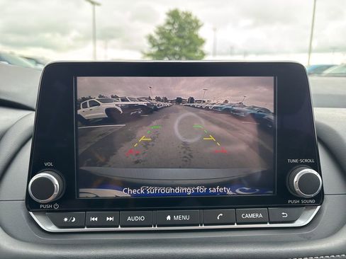 Used 2024 Nissan Rogue SV image 29